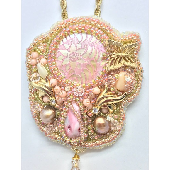 Beaded Necklace. Pink butterfly Mother of Pearl OOAK Hand Made - Picture 1 of 10